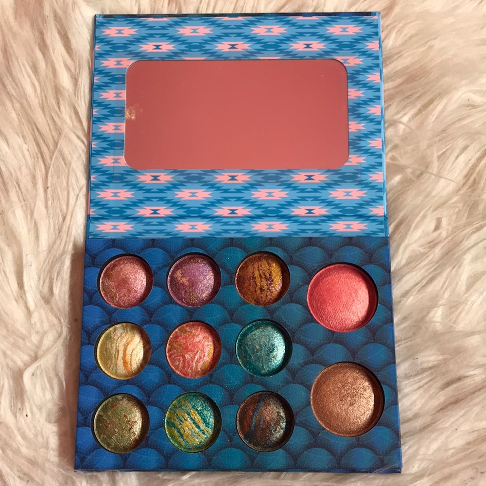 Makeup palette